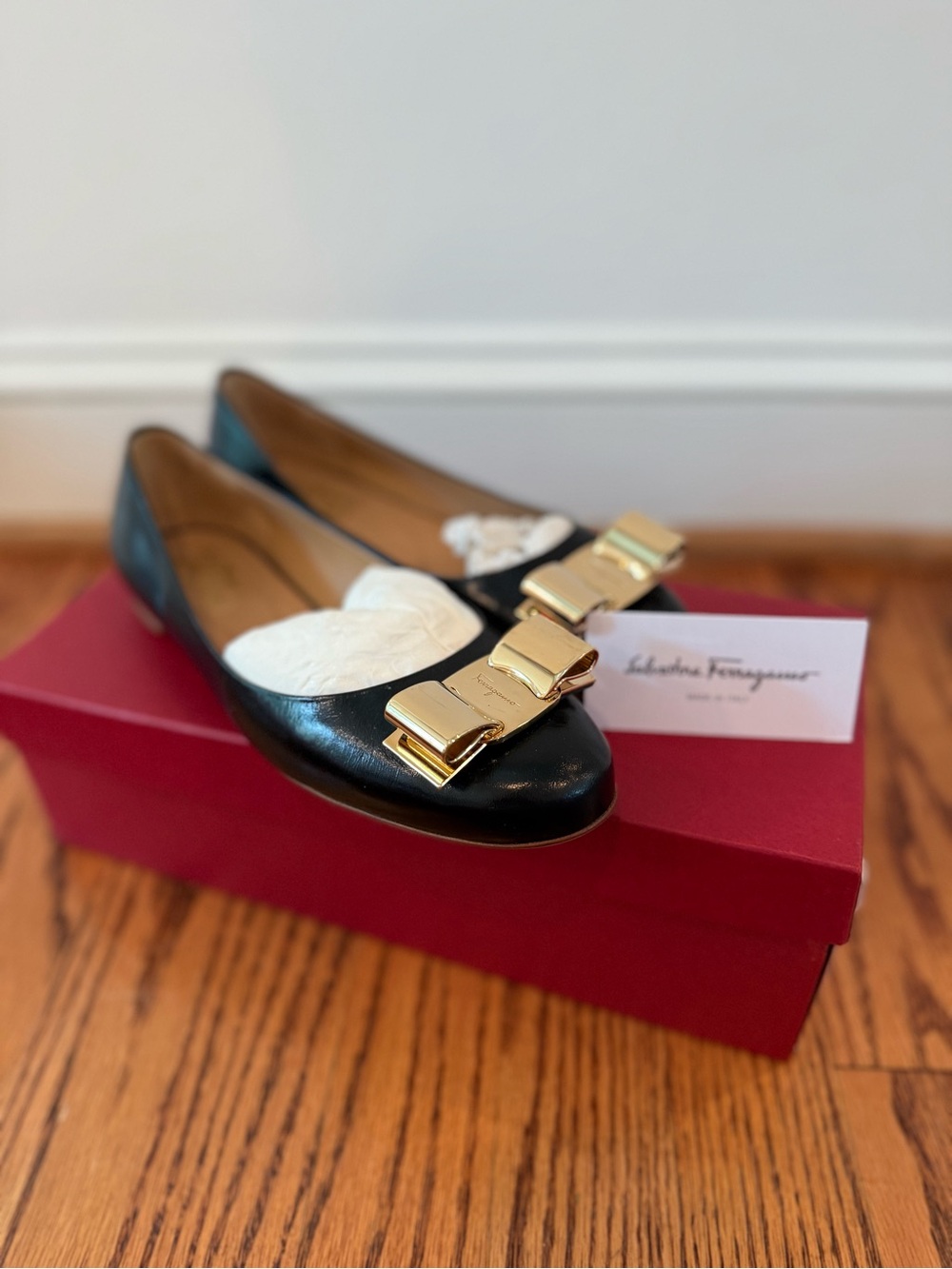 Salvatore Ferragamo Safina Black And Gold Metal Bow Flats 7.5 B